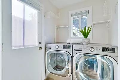 5596 Vassar Dr, San Jose, CA 95118 - Photo 20