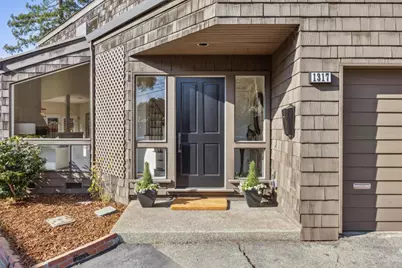 1317 Laurel St, Menlo Park, CA 94025 - Photo 2