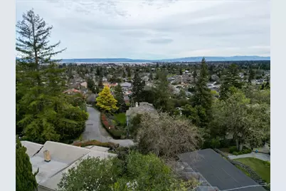 726 Hillcrest Dr, Redwood City, CA 94062 - Photo 4