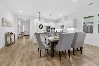 2102 White Oak Dr, Hollister, CA 95023 - Photo 8