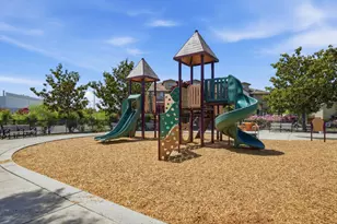 1381 Marcello Dr, San Jose, CA 95131 - Photo 28