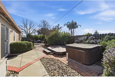 1270 Alder St, Hollister, CA 95023 - Photo 2