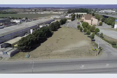 1630 W Beach St, Watsonville, CA 95076 - Photo 12