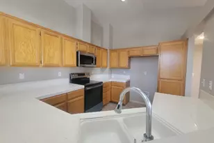 10711 Wallace Ln, Dublin, CA 94568 - Photo 6