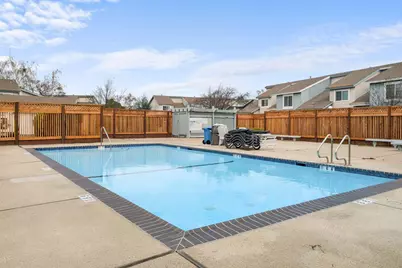 1072 Eagle Ln, Foster City, CA 94404 - Photo 32