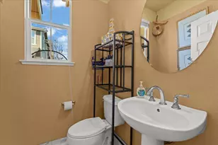 704 Tennyson Dr, Gilroy, CA 95020 - Photo 12