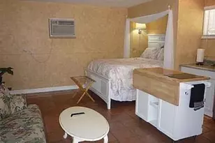 22942 Crespi St, Woodland Hills, CA 91364 - Photo 10