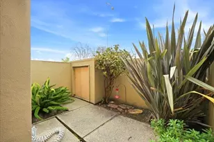 1067 Padre Dr 2, Salinas, CA 93901 - Photo 22