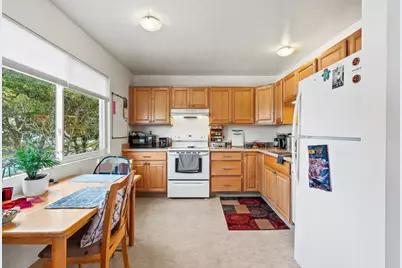 301 7th St, Pacific Grove, CA 93950 - Photo 22