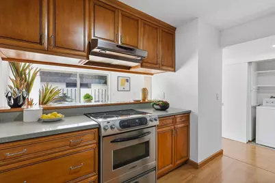 125 Connemara Way 32, Sunnyvale, CA 94087 - Photo 14