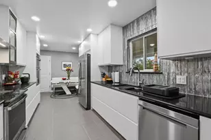 18762 Casa Blanca Ln, Saratoga, CA 95070 - Photo 8