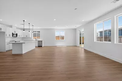 136 Golden Gate Ln, Vacaville, CA 95687 - Photo 6