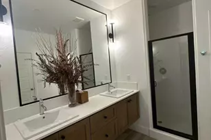 2732 E Teaberry Dr, Fresno, CA 93730 - Photo 30