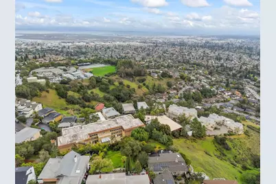 416 Portofino Dr 206, San Carlos, CA 94070 - Photo 24