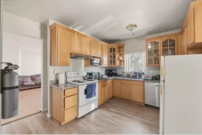 1090 S 7th St, San Jose, CA 95112 - Photo 8