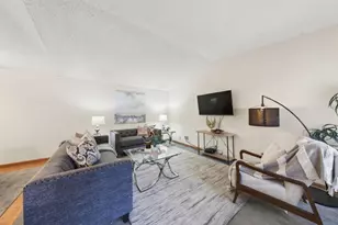 575 Guerra Dr, San Jose, CA 95111 - Photo 2