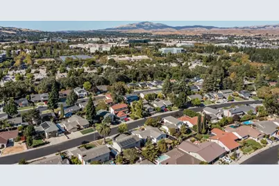 7814 Knollbrook Dr, Pleasanton, CA 94588 - Photo 50