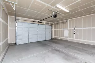 2037 E Christensen Dr, Fresno, CA 93730 - Photo 36