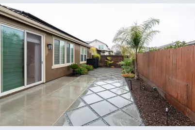 2037 E Christensen Dr, Fresno, CA 93730 - Photo 40