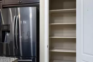 2037 E Christensen Dr, Fresno, CA 93730 - Photo 24