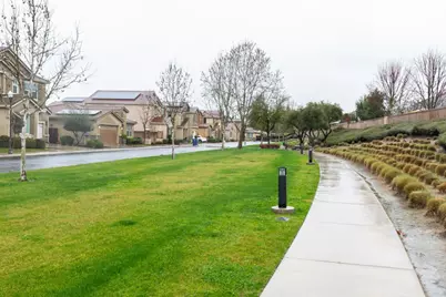 2037 E Christensen Dr, Fresno, CA 93730 - Photo 52