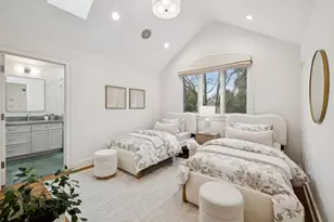 1045 College Ave, Menlo Park, CA 94025 - Photo 26