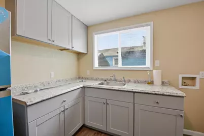 6928 Fresno St, Oakland, CA 94605 - Photo 12