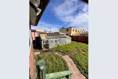 65 Bayshore Cir, San Bruno, CA 94066 - Photo 14