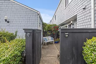 18 Cape Hatteras Ct, Redwood City, CA 94065 - Photo 32