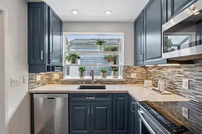 18 Cape Hatteras Ct, Redwood City, CA 94065 - Photo 16