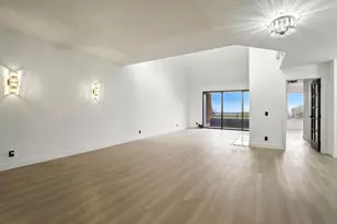 4728 Park Encino Ln 318, Encino, CA 91436 - Photo 10