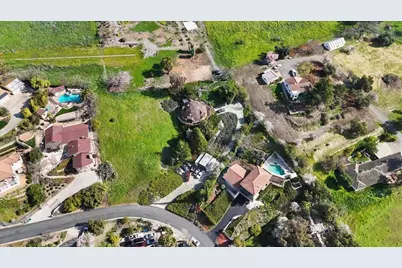 10060 Bon Vista Ct, San Jose, CA 95127 - Photo 4