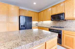 740 Hillock, Hollister, CA 95023 - Photo 18