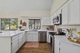 7527 Morevern Cir, San Jose, CA 95135 - Photo 6