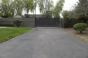 5625 Bluegrass Ln, San Jose, CA 95118 - Photo 26