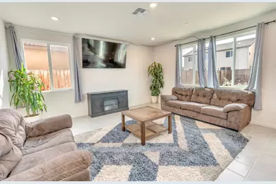 341 Manchester Dr, Los Banos, CA 93635 - Photo 4