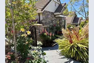 7945 Caledonia Dr, San Jose, CA 95135 - Photo 2