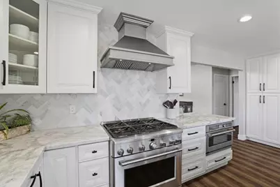 7945 Caledonia Dr, San Jose, CA 95135 - Photo 16