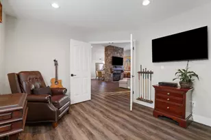 7945 Caledonia Dr, San Jose, CA 95135 - Photo 20