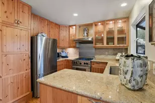 653 Fox Ct, Redwood City, CA 94061 - Photo 10