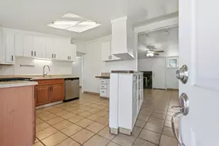 203 W Pearl Ave, Stockton, CA 95207 - Photo 12