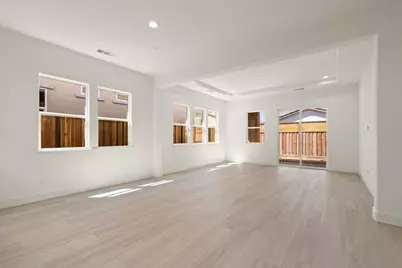 2112 Red Oak Dr, Hollister, CA 95023 - Photo 4