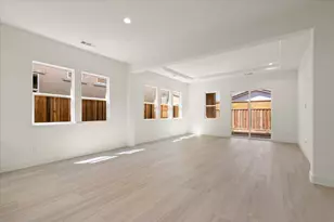 2112 Red Oak Dr, Hollister, CA 95023 - Photo 4