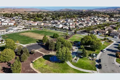 1740 Brentwood Ct, Hollister, CA 95023 - Photo 36