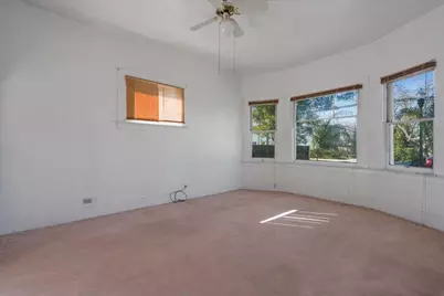 262 E 6th St, Gilroy, CA 95020 - Photo 2