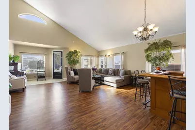 1901 Calistoga Dr, Hollister, CA 95023 - Photo 8