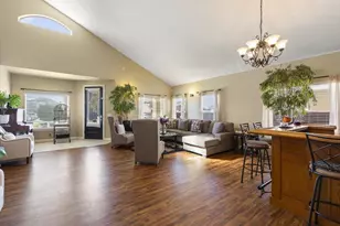 1901 Calistoga Dr, Hollister, CA 95023 - Photo 8