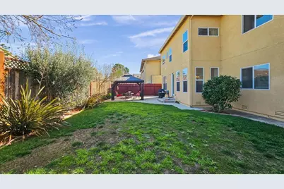 1901 Calistoga Dr, Hollister, CA 95023 - Photo 46