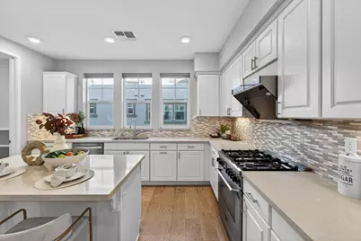 818 Gridley Ter 4, Sunnyvale, CA 94085 - Photo 14