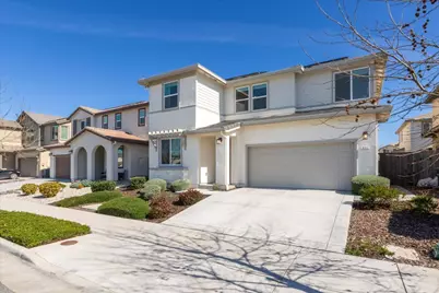 211 Arabian Ln, Hollister, CA 95023 - Photo 2